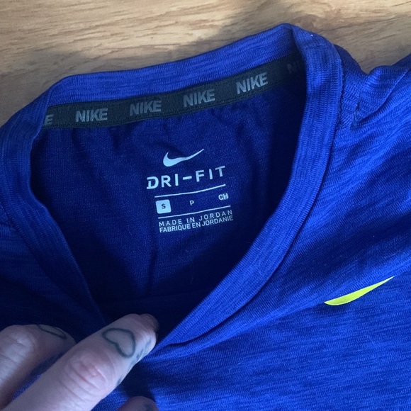 🍎Nike children tshirt dri-fit size small - Picture 3 of 5